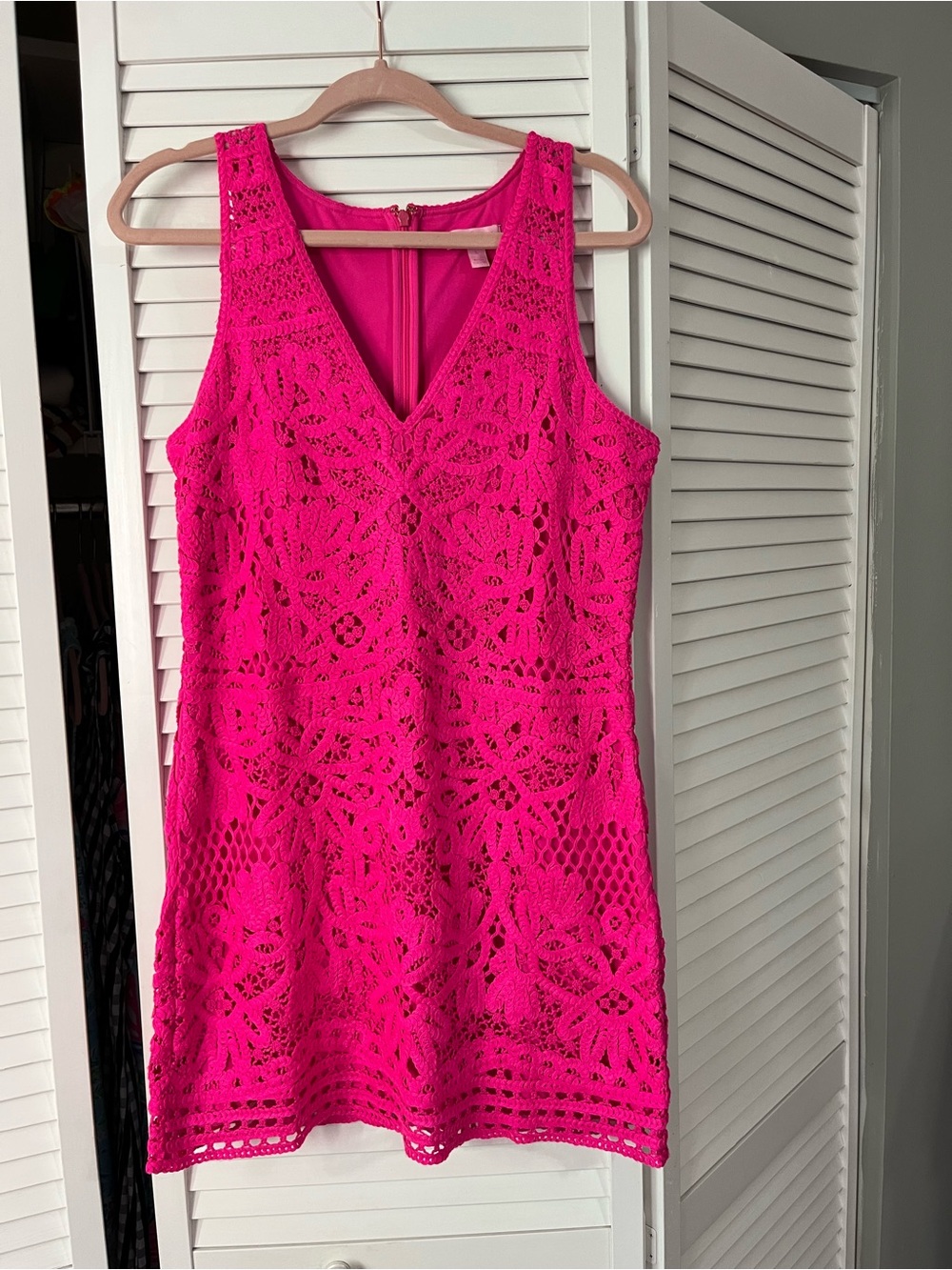 Lilly Pulitzer  Bright Pink Crochet V-Neck Dress Size L